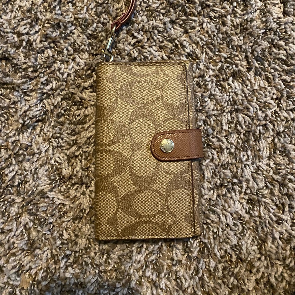 Coach wallet/wristlet/phone case